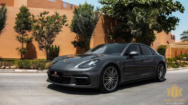 Porsche Panamera 4S